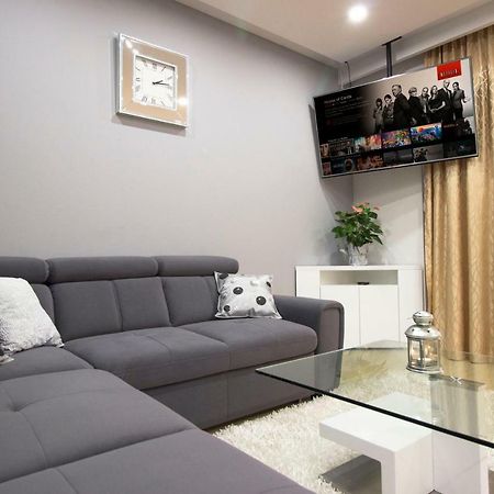 Apartment Deluxe Nana มาคาร์สกา ภายนอก รูปภาพ