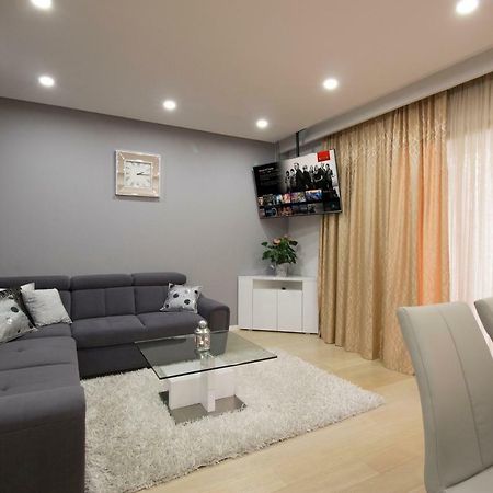 Apartment Deluxe Nana มาคาร์สกา ภายนอก รูปภาพ