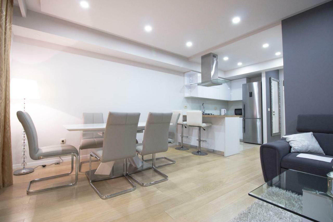 Apartment Deluxe Nana มาคาร์สกา ภายนอก รูปภาพ