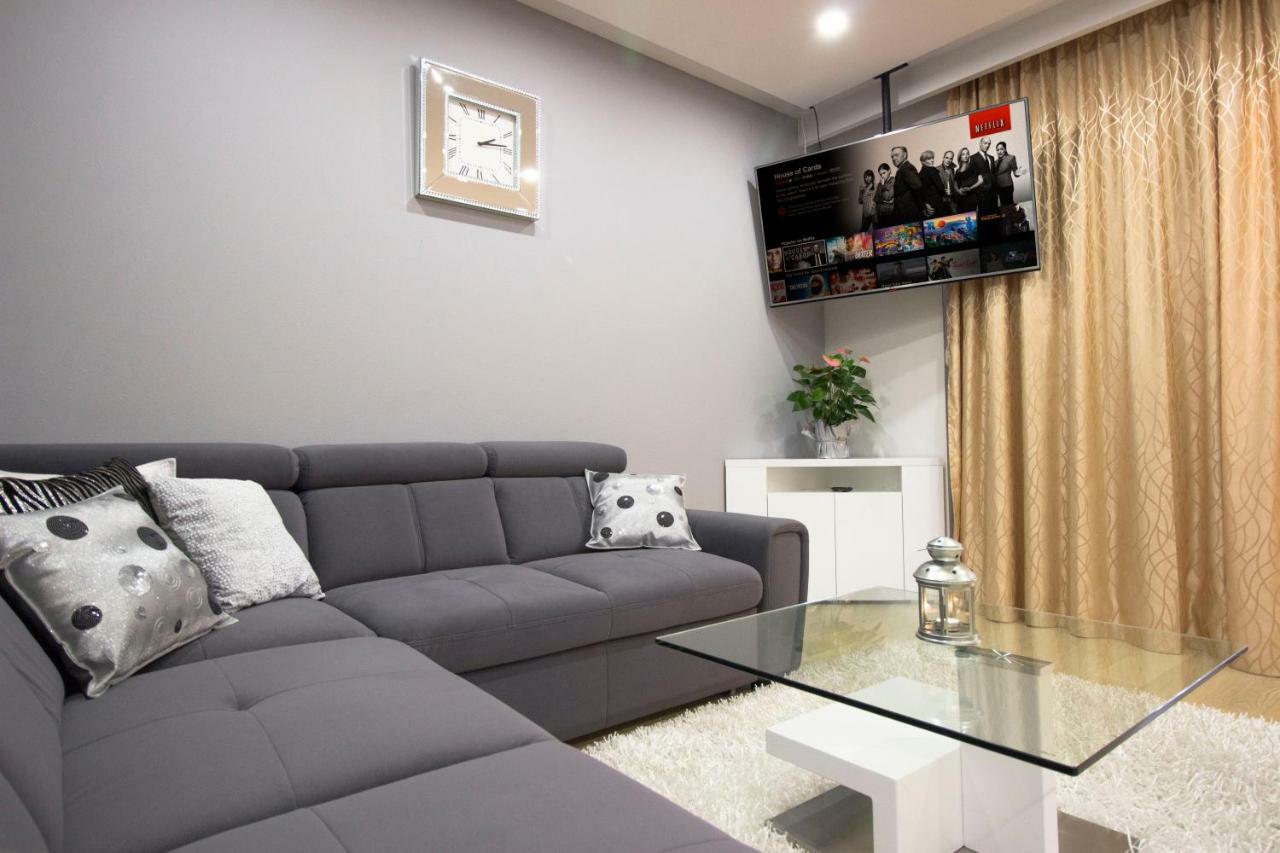 Apartment Deluxe Nana มาคาร์สกา ภายนอก รูปภาพ